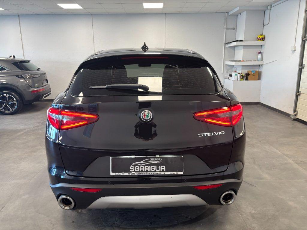Alfa Romeo Stelvio 2.2 Diesel AT8 Sport-Tech Automatico