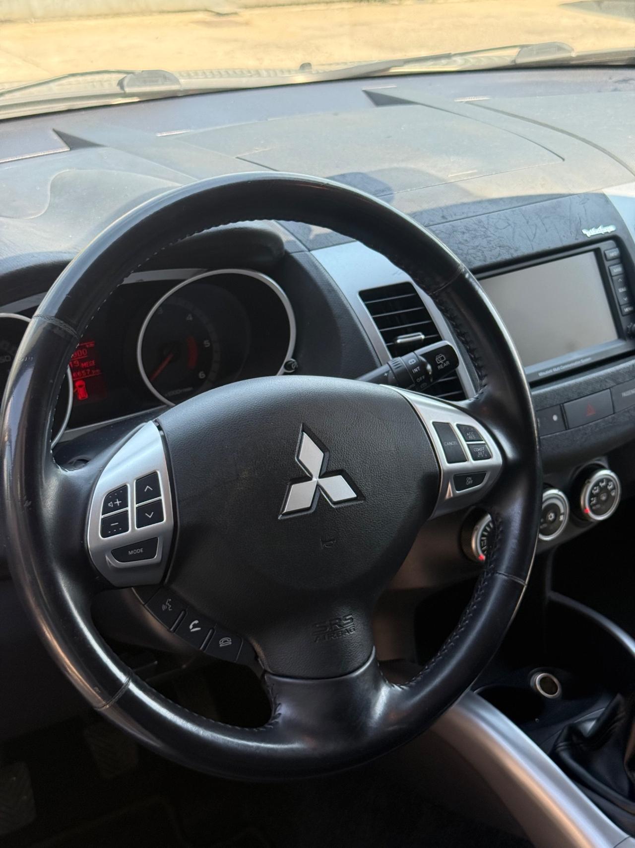 Mitsubishi Outlander 2.0 DI-D Instyle DPF 7p.ti