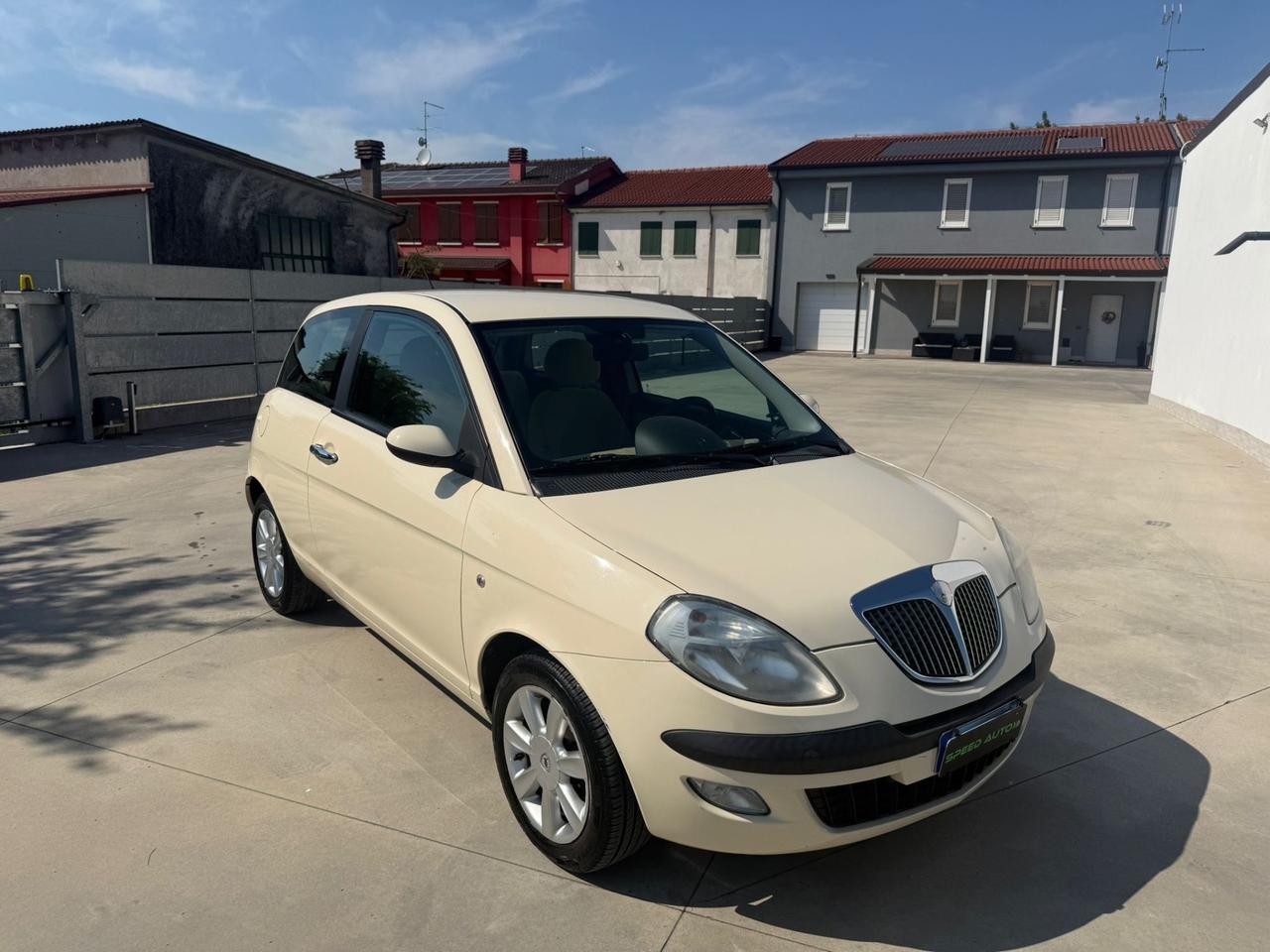 Lancia Ypsilon 1.2 16V Argento