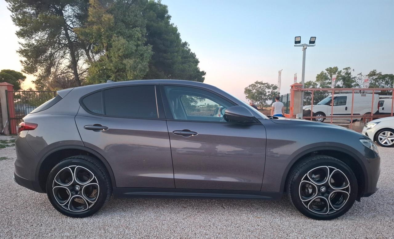 Alfa R. Stelvio 2.2 D 210cv Q4 *PELLE-LED.NAVY-CERCHI 20*