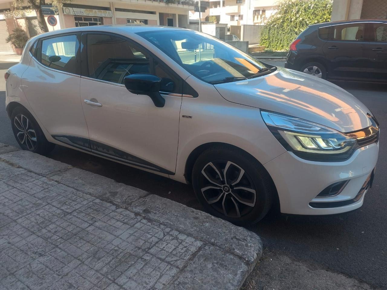 Renault Clio 1.5 dCi 90cv Duel *FULL LED