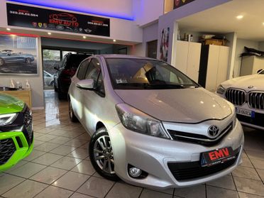 Toyota Yaris 1.0 5 porte Lounge.