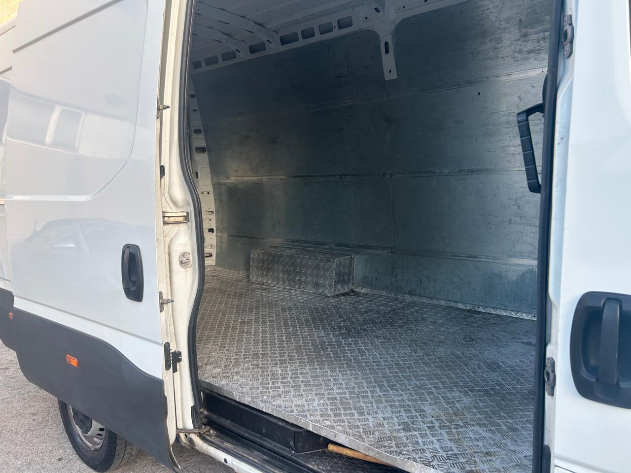Iveco Daily 35S14V 2.3 Diesel 2021
