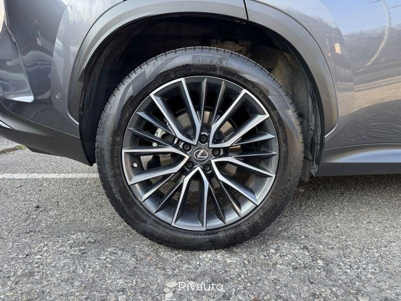 Lexus NX Hybrid Luxury 4WD