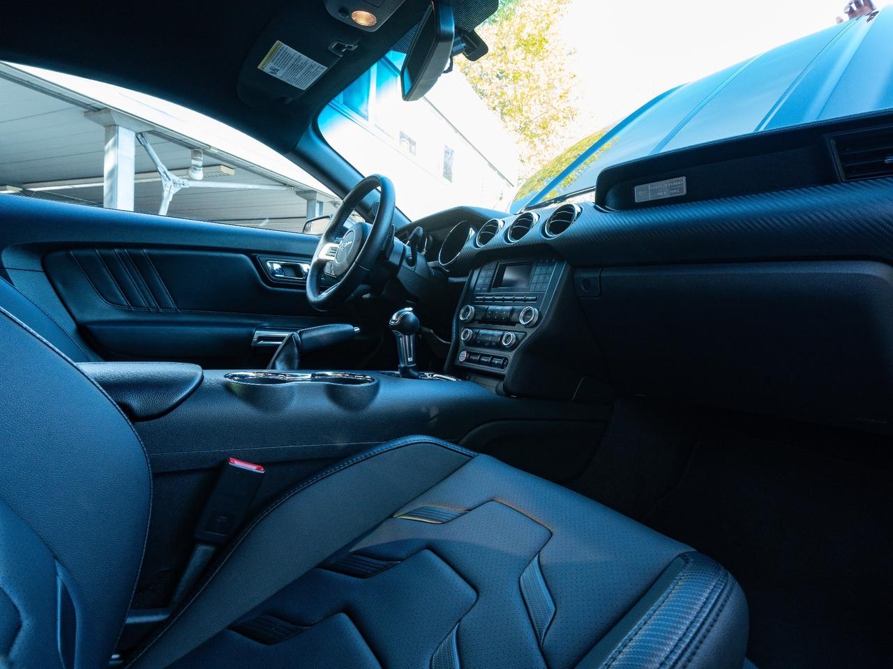 Ford Mustang 3.7 - V6 FASTBACK