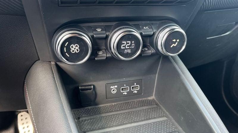 Renault Captur 1.6 E-TECH Hybrid RS Line Auto 145cv