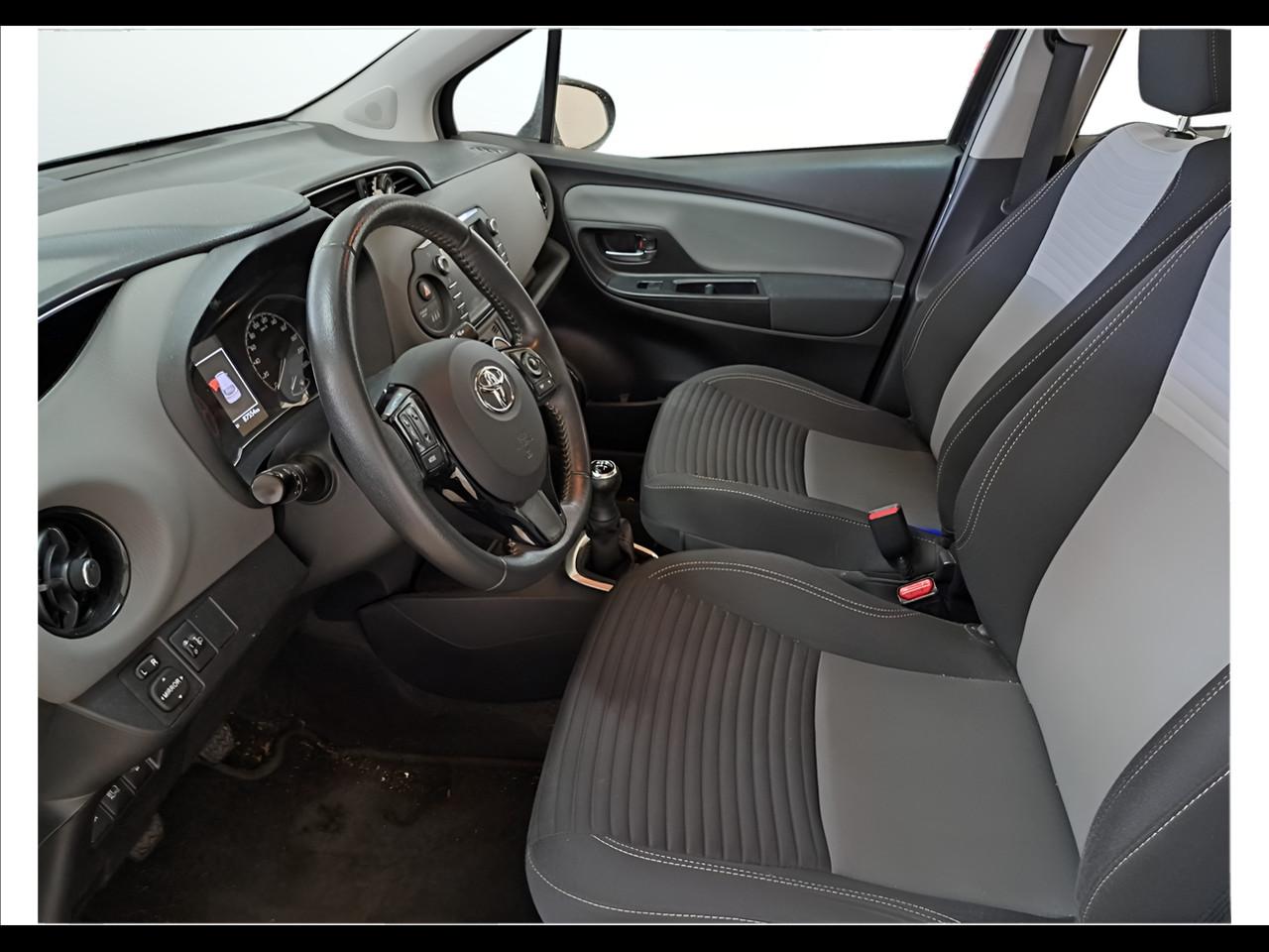 TOYOTA Yaris 5p 1.0 Active