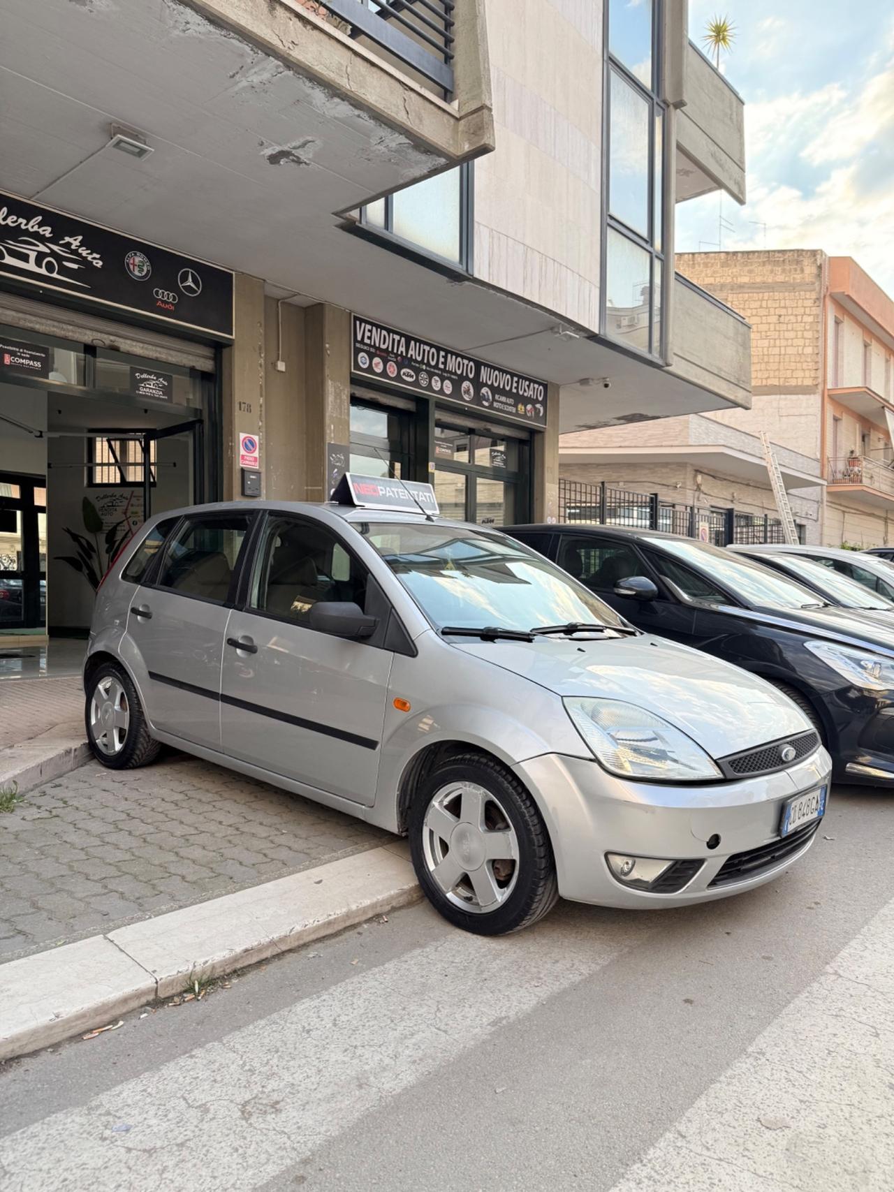 Ford Fiesta 1.4 TDCi 5p. Ghia