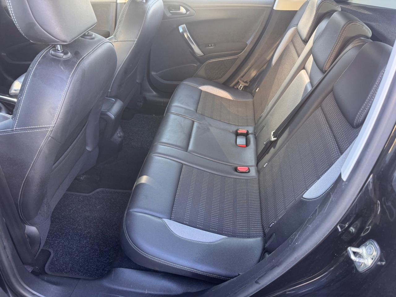 Peugeot 2008 1.6 e-HDi 115 CV neopaten garanzia 12 m