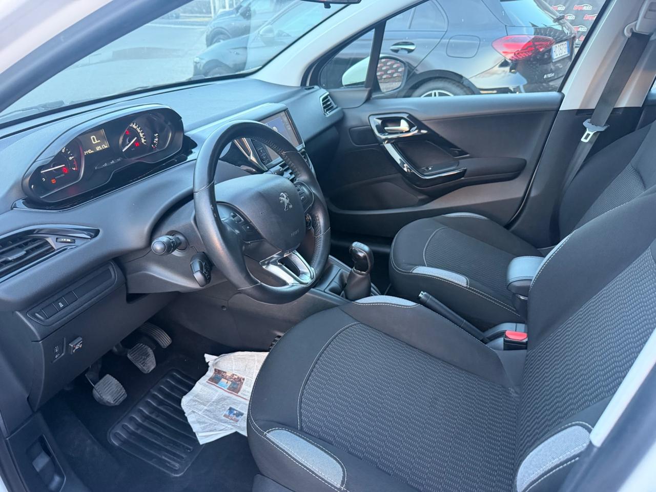 Peugeot 208 PureTech 82 5p. GPL Allure