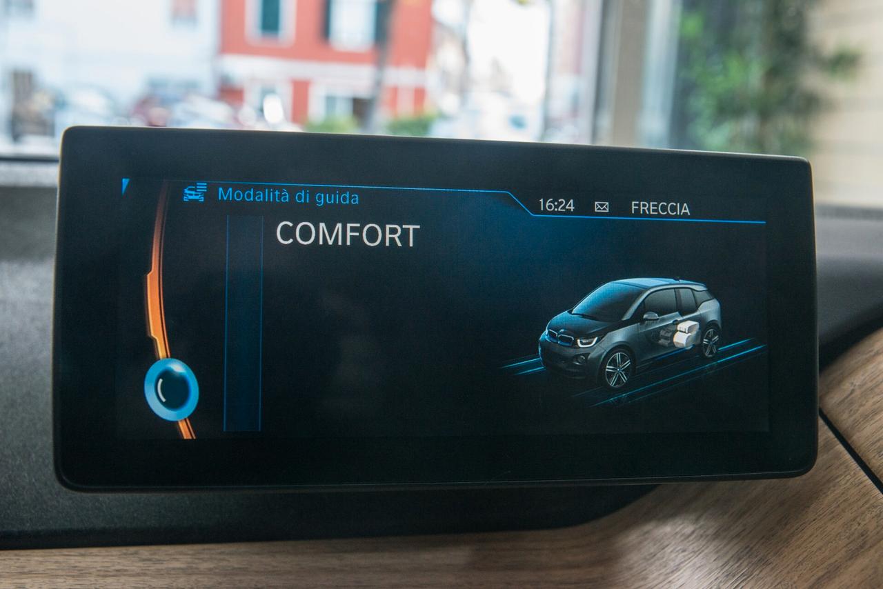 BMW i3 90AP CV170 ADVANTAGE OK NEOPATENTATI PELLE NAVI CERCHI 19 AUTOMATICO