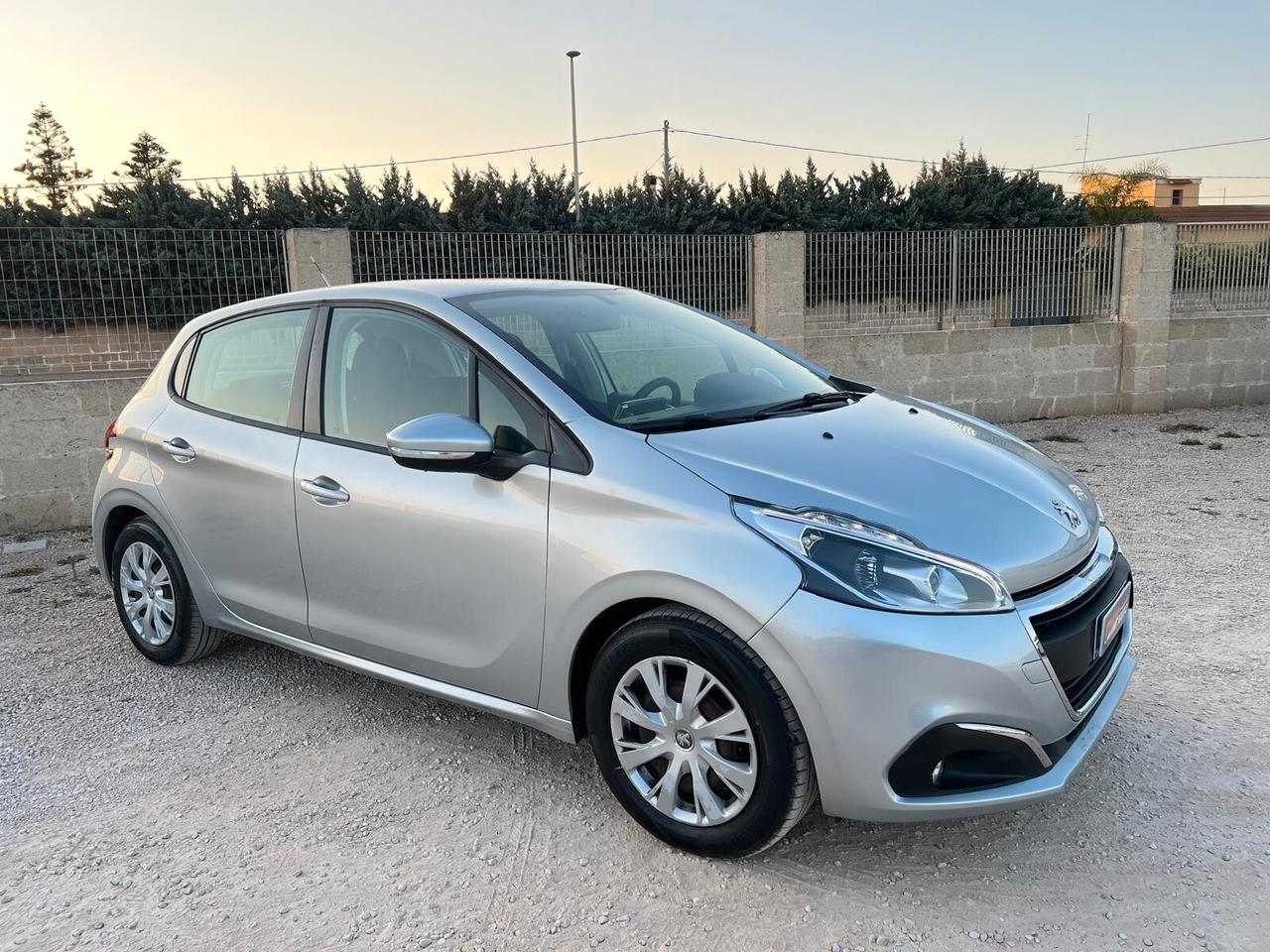 Peugeot 208 1.6 BlueHDi 75 cv 5 porte