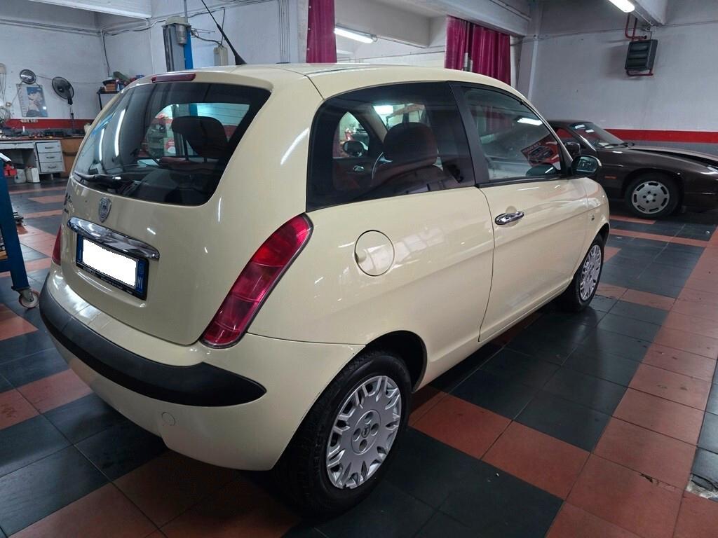 Lancia Ypsilon 1.2 Argento