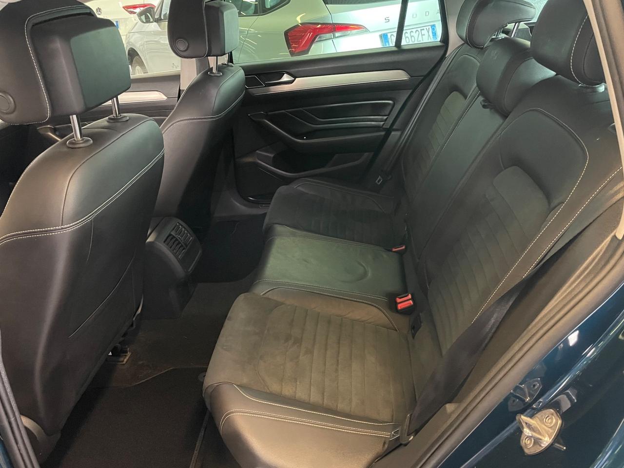 Volkswagen Passat Variant 2.0 TDI DSG Elegance Executive