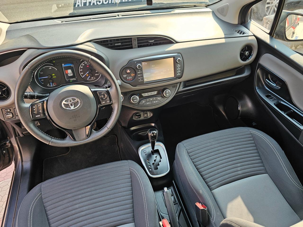 Toyota Yaris 1.5 Hybrid/BUSSINES/IVA ESPOSTA