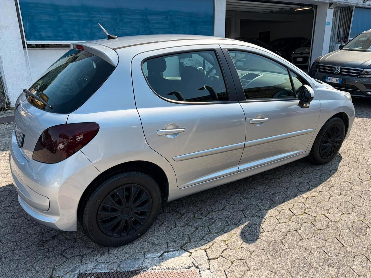 Peugeot 207 1.4 8V 75CV 5p. X Line