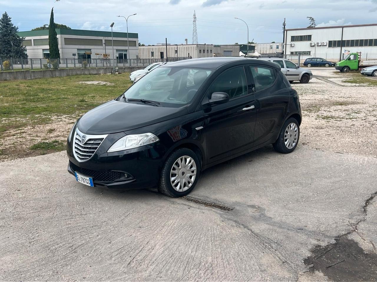 Lancia Ypsilon 1.2 69 CV 5 porte GPL Ecochic Gold