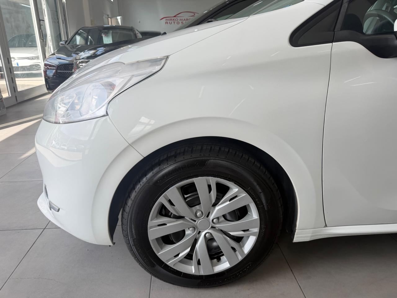 Peugeot 208 1.2 BENZ 5 porte FINANZIABILE