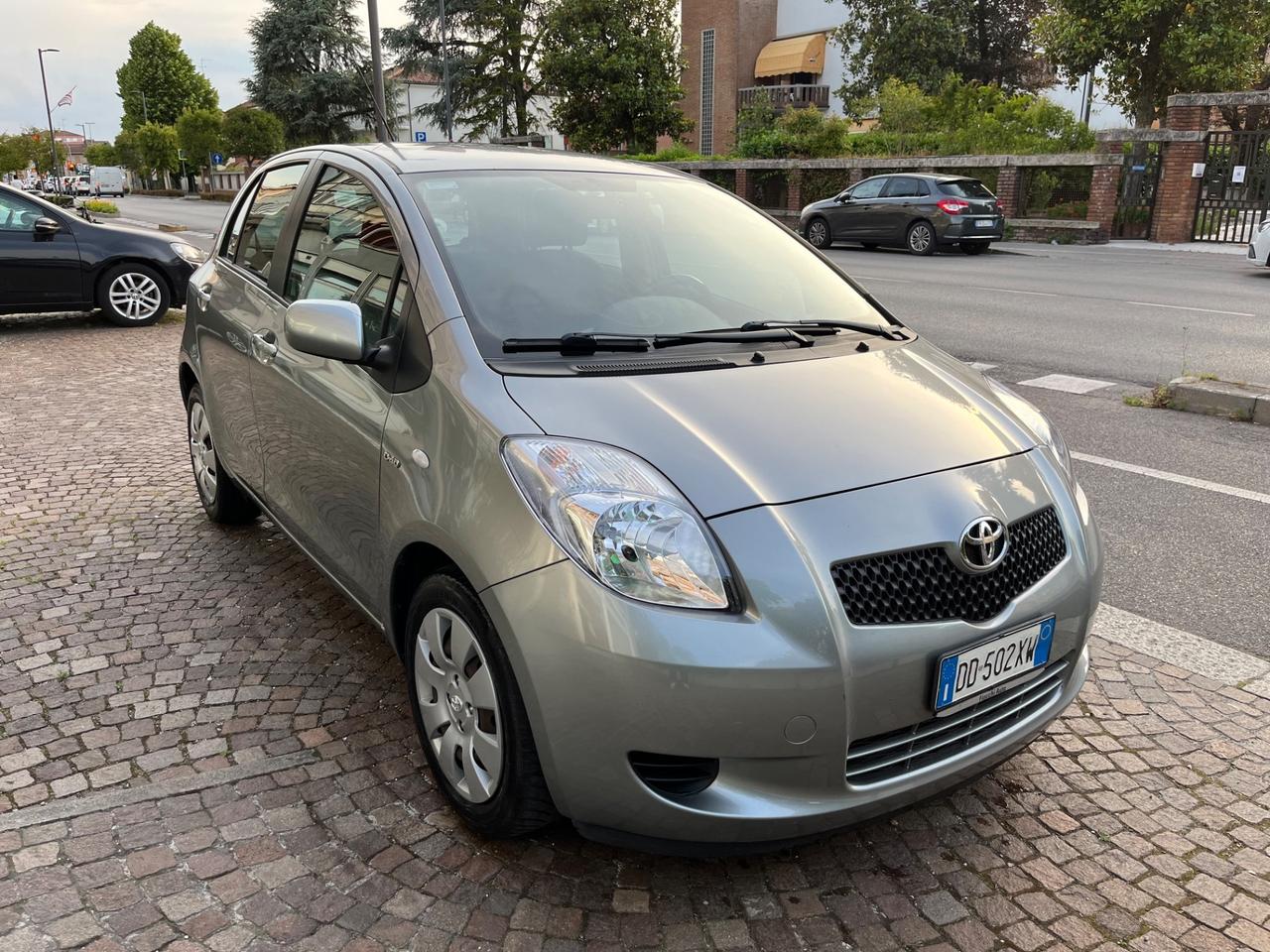 Toyota Yaris 1.4 D-4D 5 porte Sol
