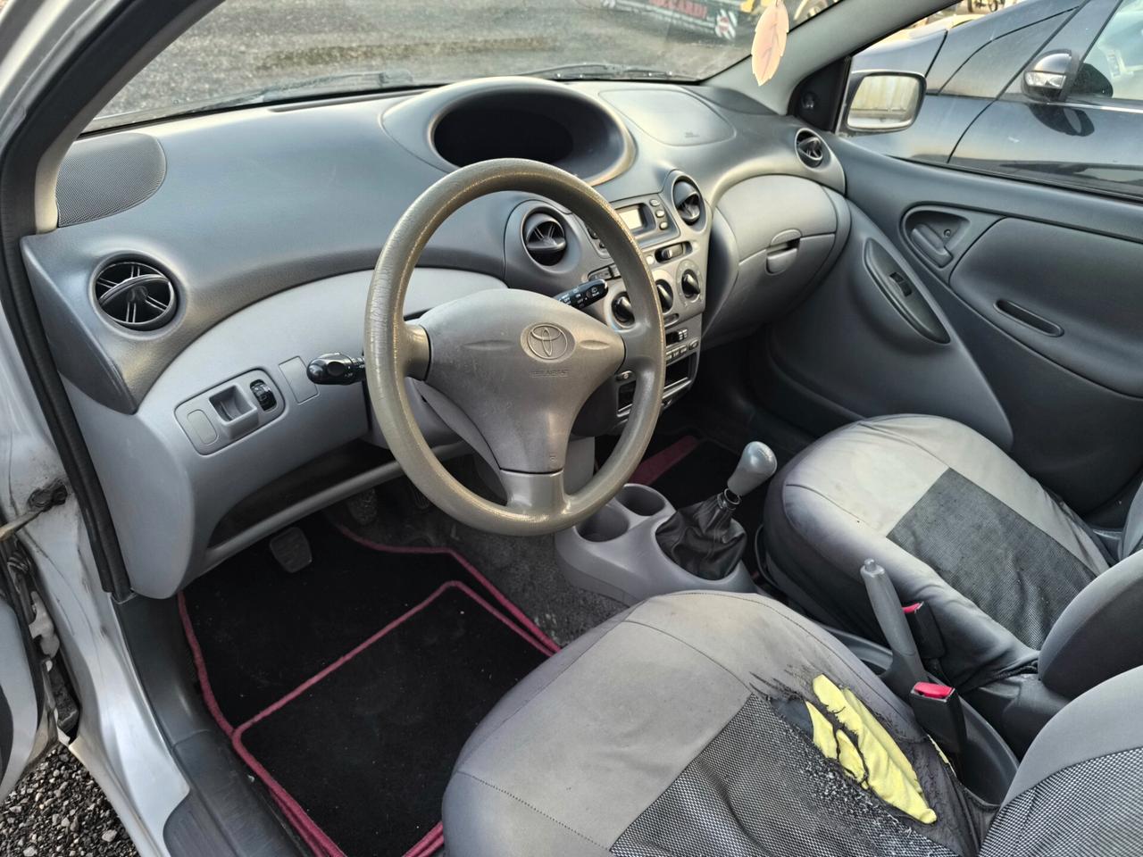 Toyota Yaris 1.0i 16V cat 5 porte