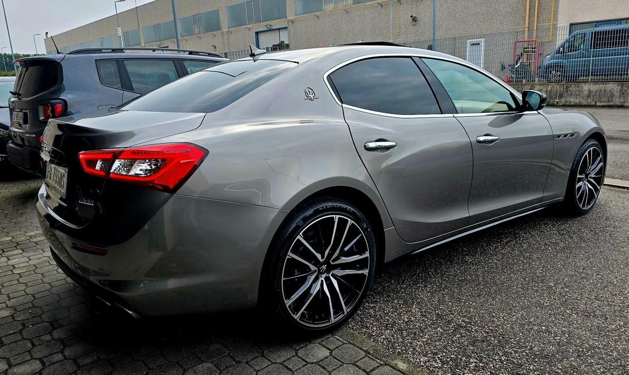 Maserati Ghibli V6 250 cv No superbollo Tetto full IVA ESPOSTA