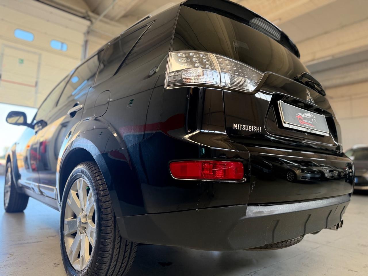 Mitsubishi Outlander 2.2 DI-D Instyle 7 p.ti DPF