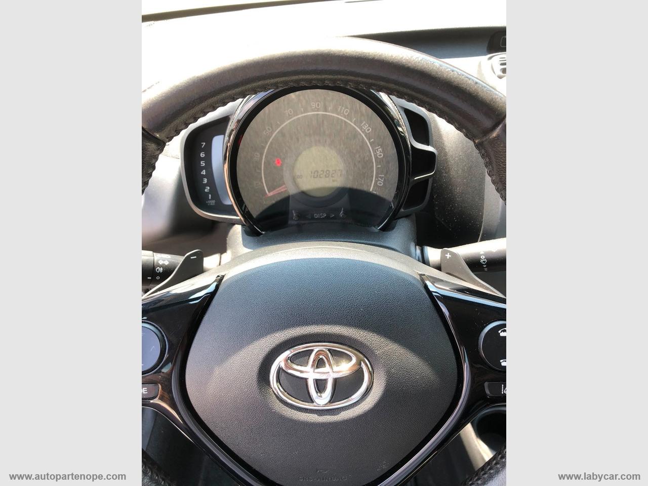 TOYOTA Aygo Connect 1.0 VVT-i 72 CV 5p. x-play