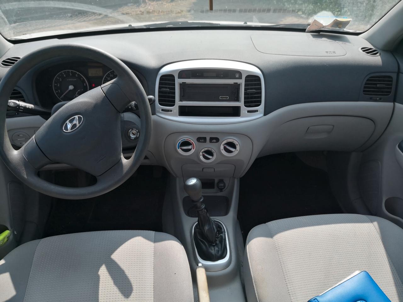 Hyundai Accent 1.4 benzina 5 porte 90milakm neopat
