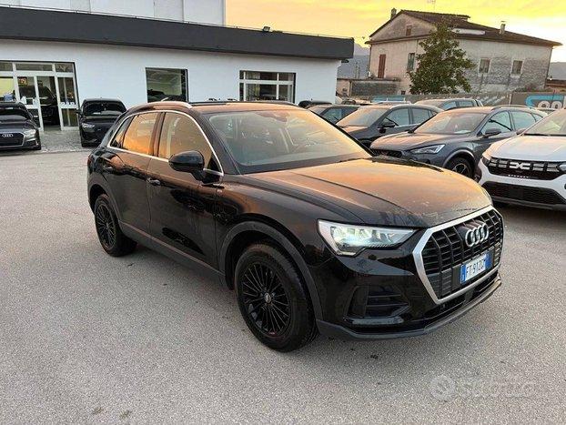 AUDI Q3 2.0 TDI 150 CV Business