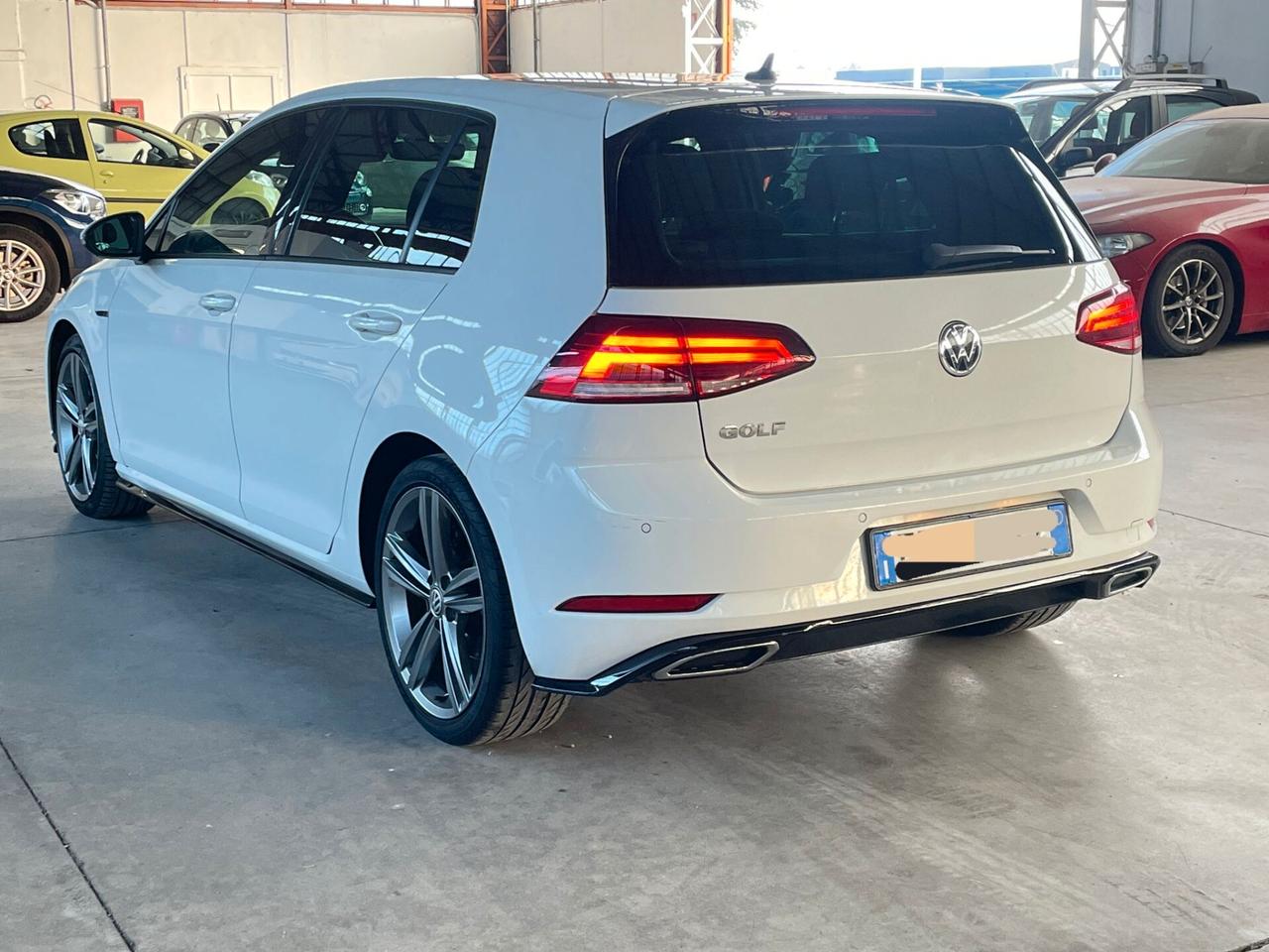 Volkswagen Golf 1.6 TDI 115 CV DSG Sport R-LINE - NEOPATENTATI