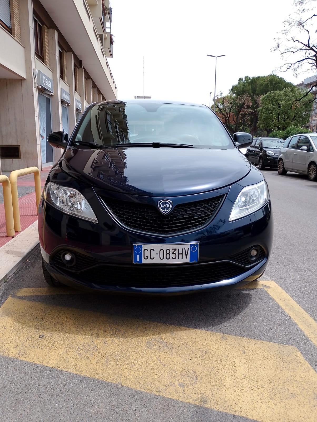 Lancia Ypsilon