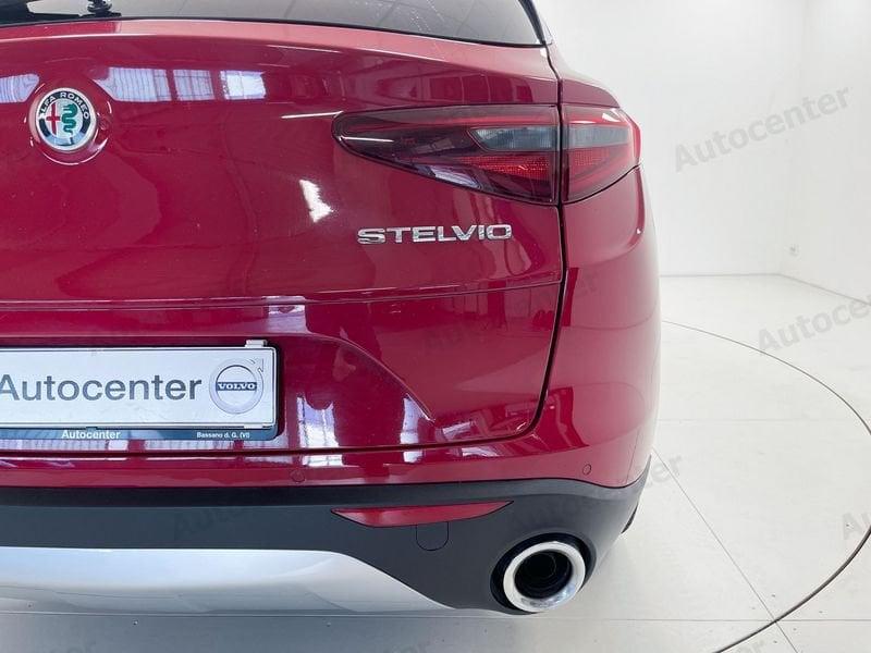 Alfa Romeo Stelvio 2.2 t Business Q4 190cv auto my19