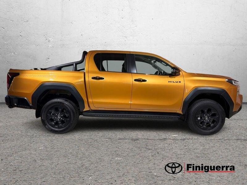 Toyota Hilux 2.8 DIESEL MILD HYBRID 48V 204 CV AUT INVINCIBLE