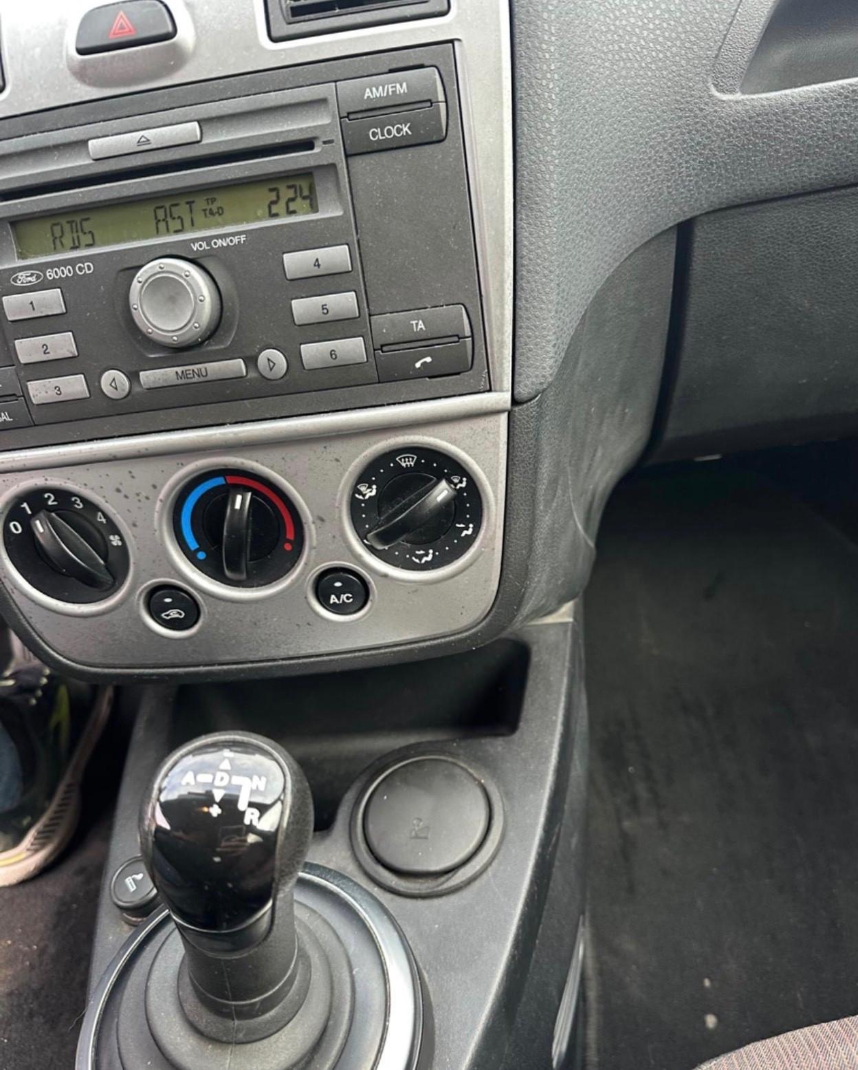 Ford Fiesta 1.4 TDCi 5p. Ghia