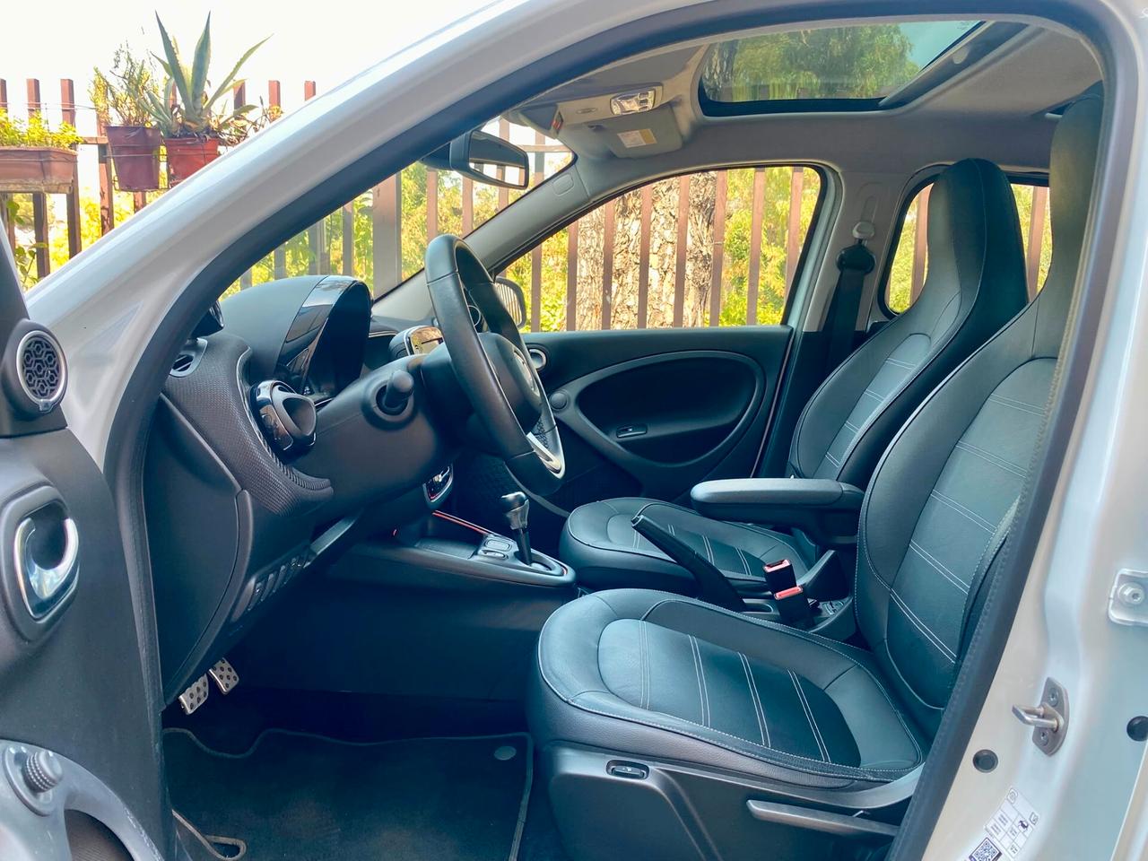 smart forFour EQ edition one, Brabus STYLE CAMERA, FULL LED