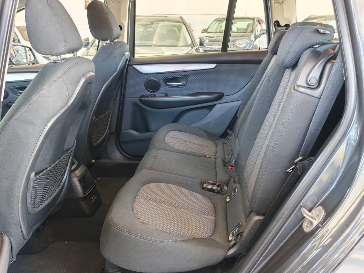 Bmw 2er Active Tourer 216d 7 POSTI