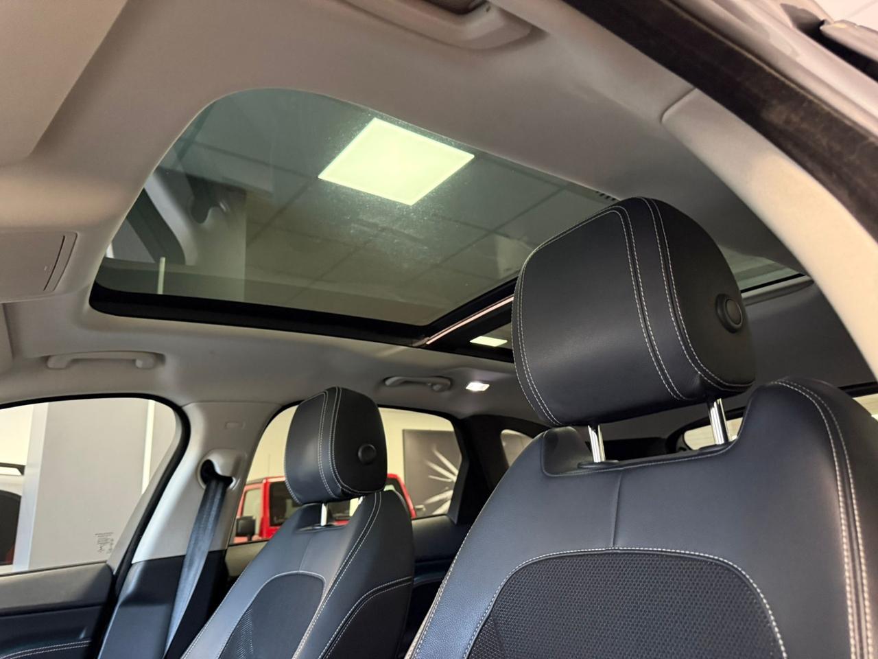 Jaguar F-Pace 2.0 D 180 CV R-Sport