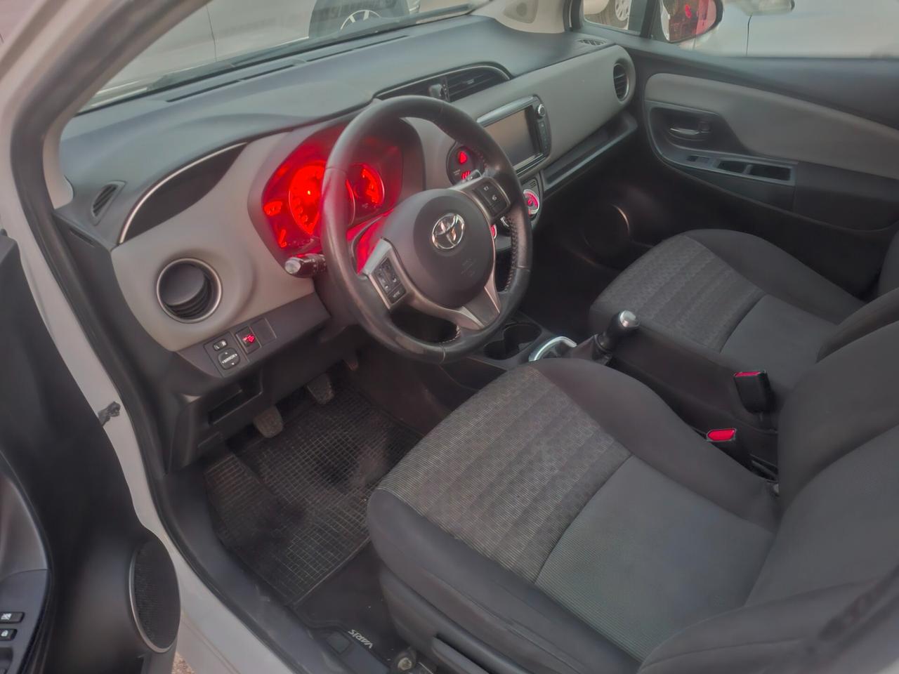 Toyota Yaris 1.0 5 porte