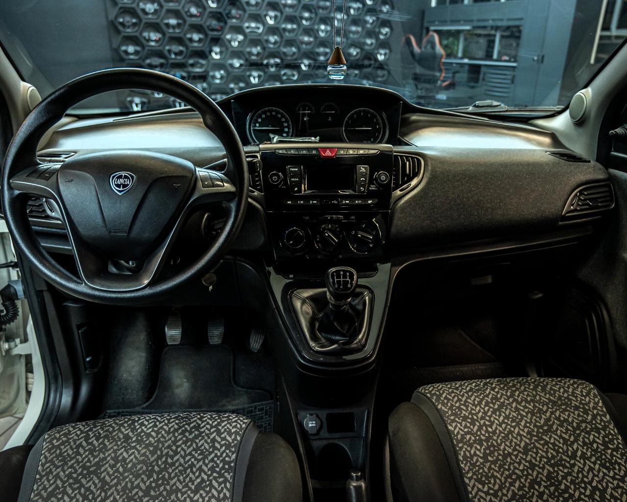 Lancia Ypsilon 1.2 69 CV 5 porte S&S Elefantino Blu