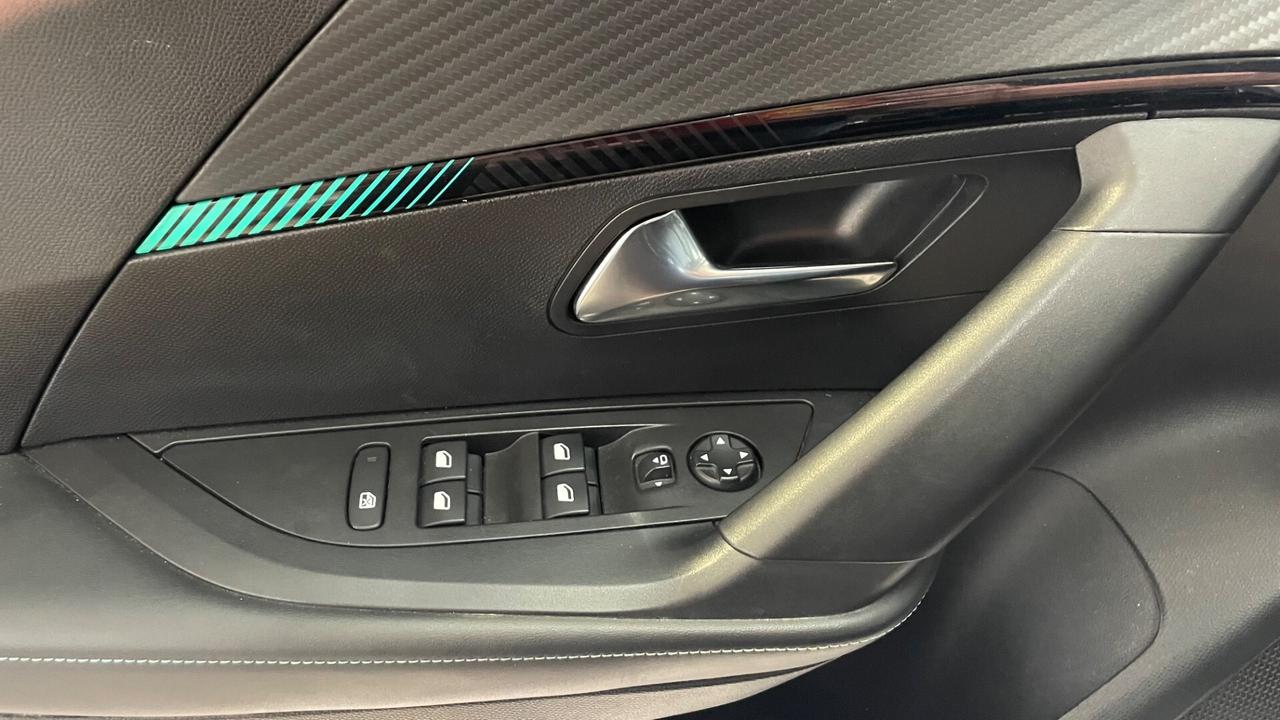 Peugeot 2008 BlueHDi 110 S&S Allure Pack