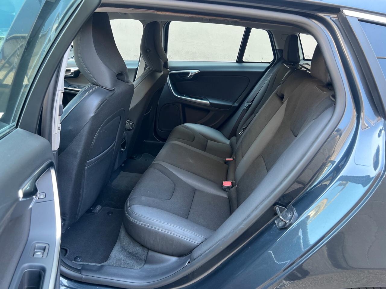 Volvo V60 1.6 d2 115cv Business TELPDC/CLIMA