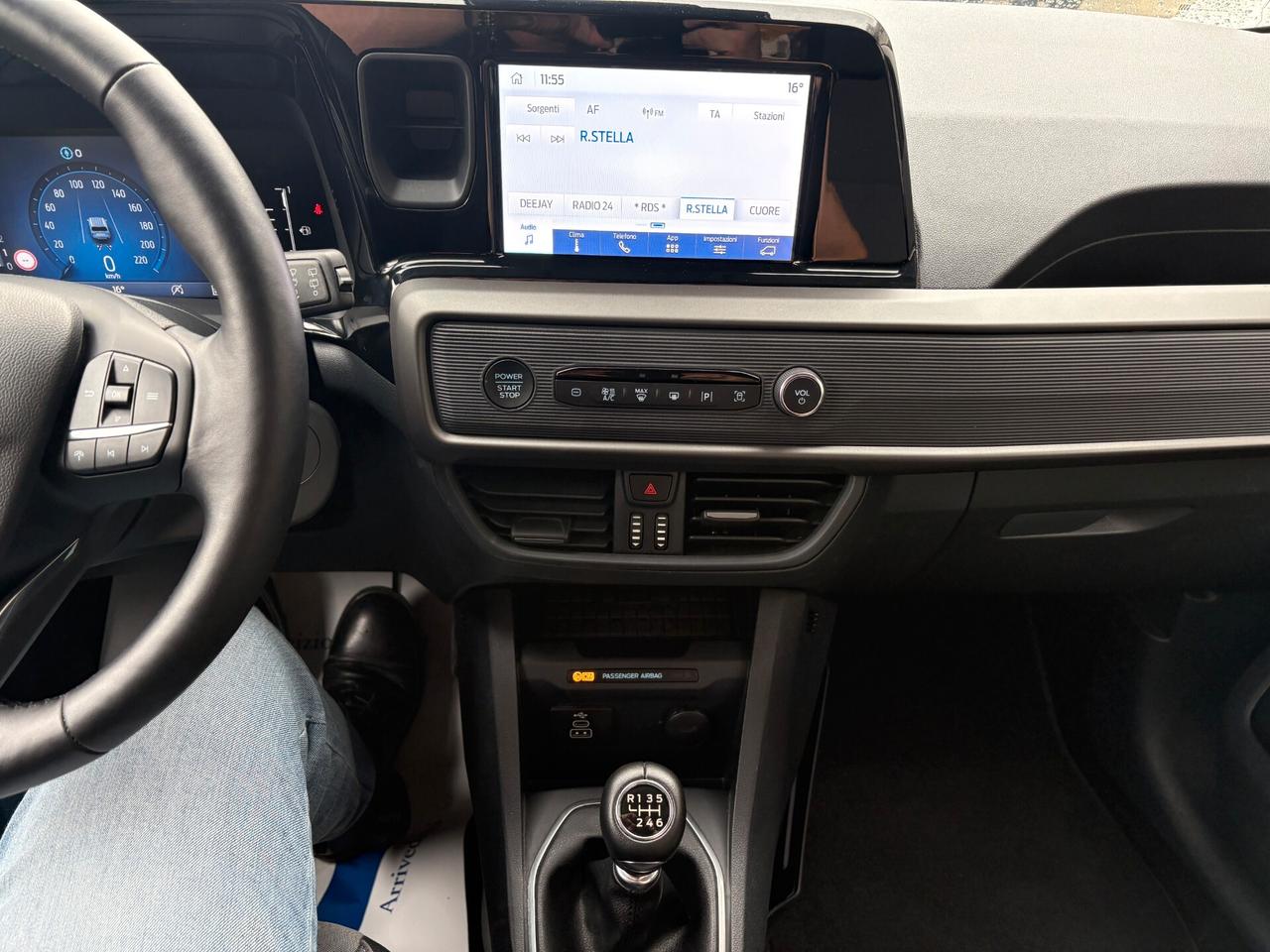 Ford Tourneo Courier 1.0 EcoBoost Titanium