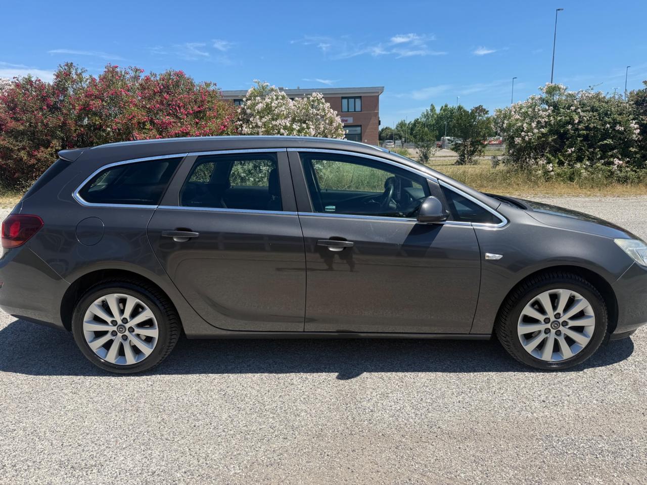 Opel Astra 1.7 CDTI 110CV Sports Tourer Cosmo NEO PATENTATI