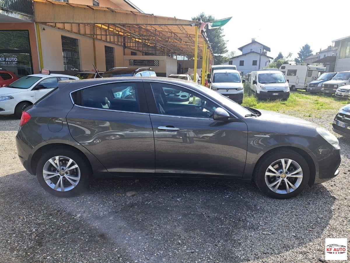 ALFA ROMEO - Giulietta - 1.6 JTDm-2 105 CV Distinctive