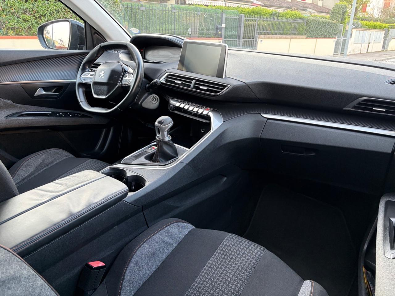 Peugeot 3008 BlueHDi 120 S&S Active 1.6 HDi 2017