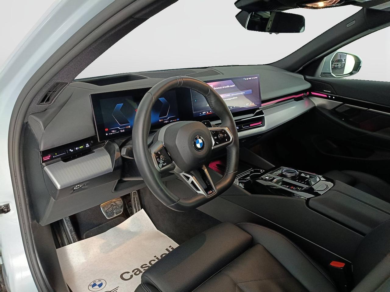 BMW Serie 5 G61 2024 Touring - 520d Touring 48V xdrive MSport Pro auto