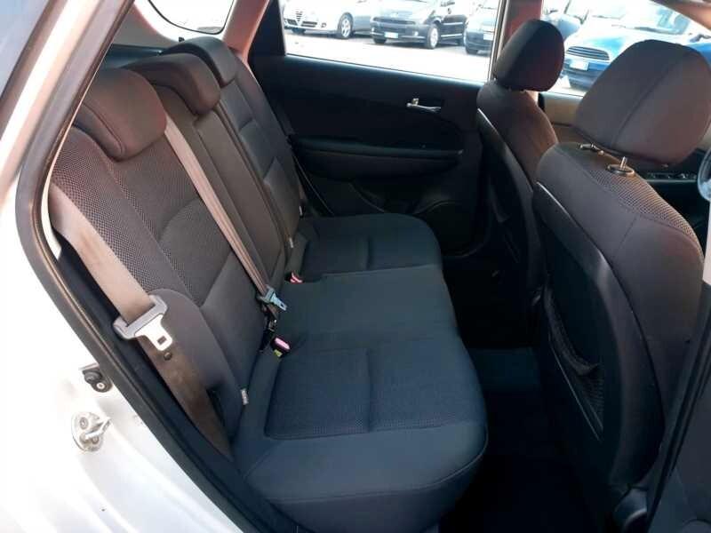 Hyundai i30 CW 1.6 CRDi VGT 16V 90CV Active - DIESEL -