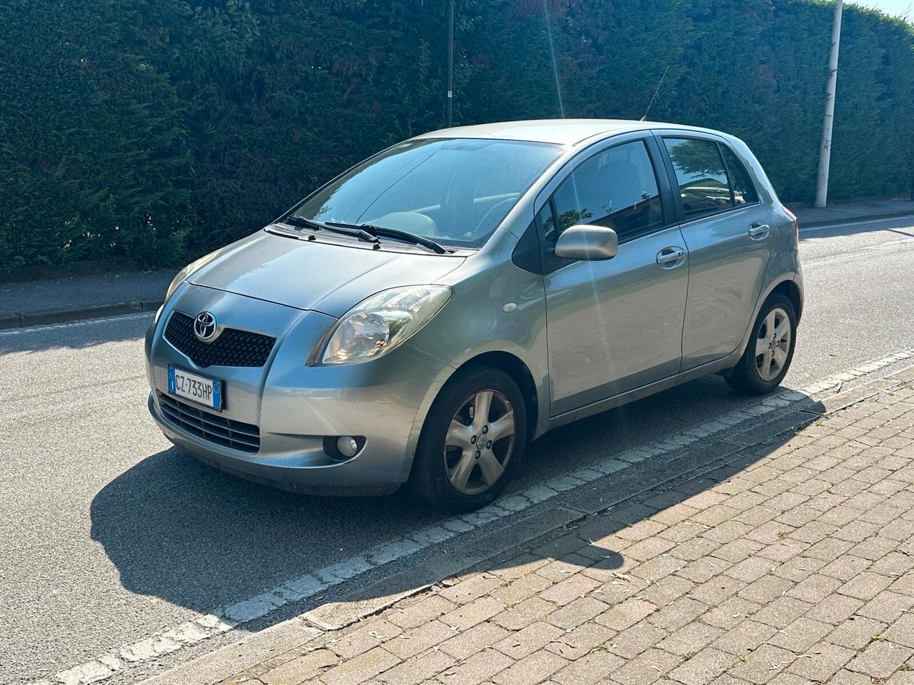 Toyota Yaris 1.0 5 porte - FRIZIONE NUOVA - NEOPATENTATI
