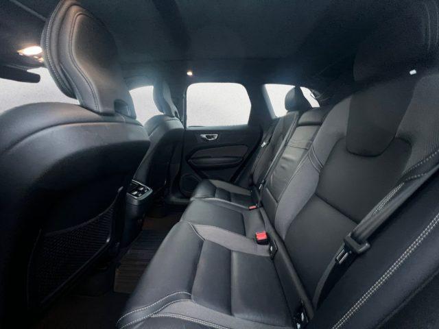 VOLVO XC60 B4 (d) AWD Geartronic R-design