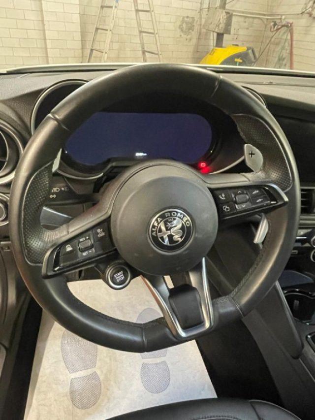 ALFA ROMEO Giulia 2.0 Turbo 280 CV AT8 AWD Q4 Competizione